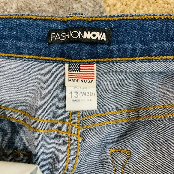 FashionNova beach bum jeans in medium blue wash - Picture 7 of 7